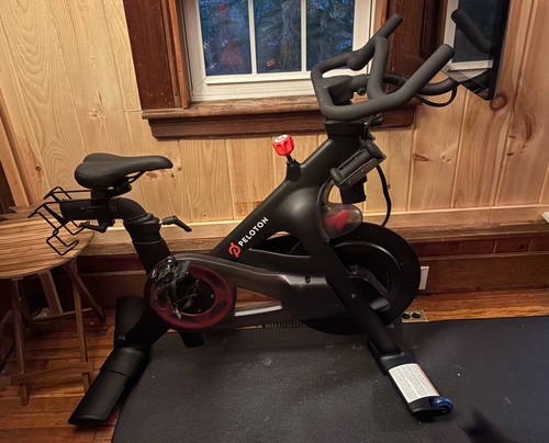 Peloton bike used just - peloton,