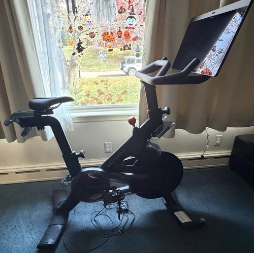 Peloton bike plus - -, used