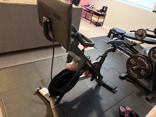 Peloton pl01 exercise bike - bike, w/