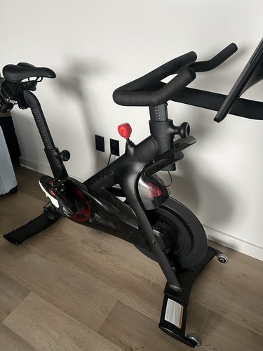 Peloton bike plus - plus, excellent