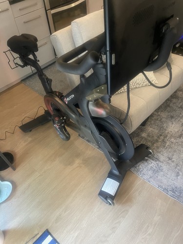 Peloton exercise bike - peloton, pl-01