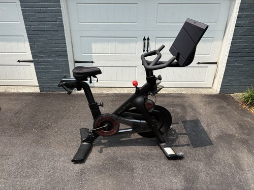 Peloton bike in excellent - [peloton, +]